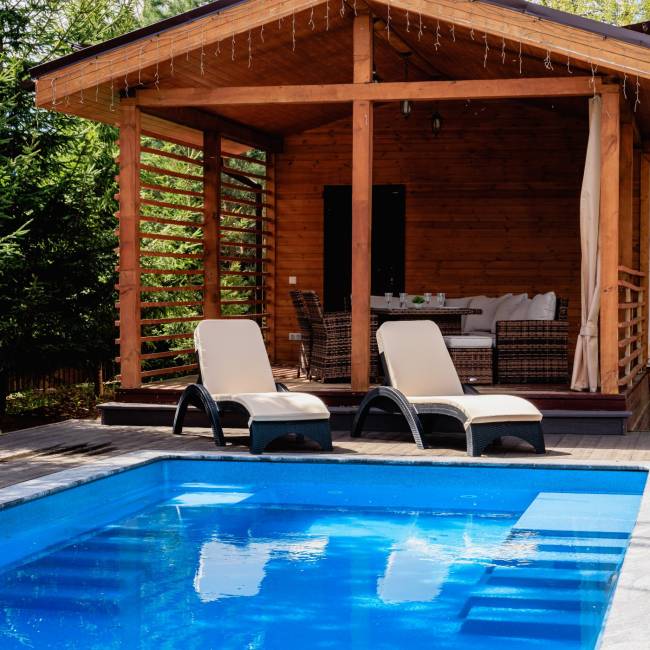 Комплект пластиковых шезлонгов MARK антрацитовых (с матрасом) Комплект пластиковых шезлонгов MARK антрацитовых (с матрасом)